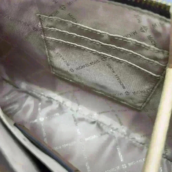 Michael Kors Crossbody Tech Attach Small Jet Set Travel MK Signature Brown - Picture 12 of 12